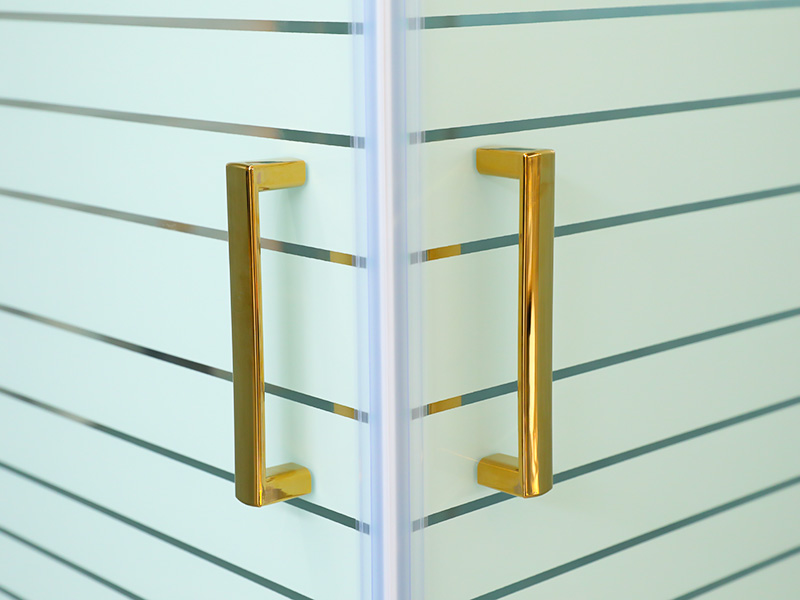 স্কোয়ার স্লাইডিং শাওয়ার এনক্লোজার, প্রিন্টিং সহ ক্লিয়ার টেম্পারড গ্লাস, গোল্ড অ্যালুমিনিয়াম প্রোফাইল, ডাবল হোল হ্যান্ডেল, ট্রে সহ স্কোয়ার স্লাইডিং শাওয়ার এনক্লোজার, প্রিন্টিং সহ ক্লিয়ার টেম্পারড গ্লাস, গোল্ড অ্যালুমিনিয়াম প্রোফাইল, ডাবল হোল হ্যান্ডেল, ট্রে সহ