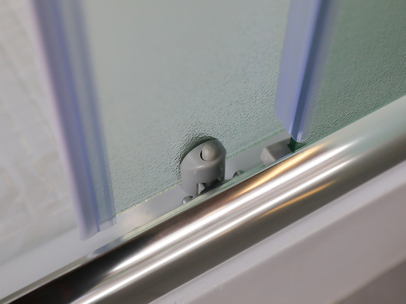 RE স্লাইডিং শাওয়ার এনক্লোসার, ম্যাট টেম্পারড গ্লাস, ক্রোম অ্যালুমিনিয়াম প্রোফাইল, ডাবল হোল হ্যান্ডেল, ট্রে সহ RE স্লাইডিং শাওয়ার এনক্লোসার, ম্যাট টেম্পারড গ্লাস, ক্রোম অ্যালুমিনিয়াম প্রোফাইল, ডাবল হোল হ্যান্ডেল, ট্রে সহ