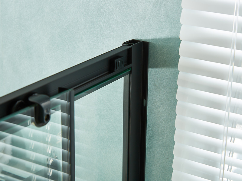 SQ স্লাইডিং শাওয়ার এনক্লোজার, ক্লিয়ার টেম্পারড গ্লাস, কালো অ্যালুমিনিয়াম প্রোফাইল, ডাবল হোল হ্যান্ডেল, ট্রে সহ SQ স্লাইডিং শাওয়ার এনক্লোজার, ক্লিয়ার টেম্পারড গ্লাস, কালো অ্যালুমিনিয়াম প্রোফাইল, ডাবল হোল হ্যান্ডেল, ট্রে সহ