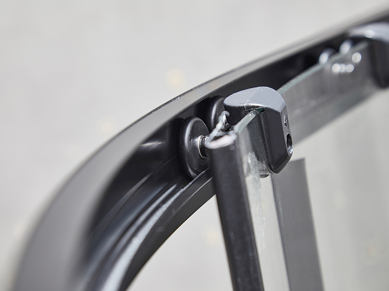 SE স্লাইডিং শাওয়ার এনক্লোজার, ক্লিয়ার টেম্পারড গ্লাস, কালো অ্যালুমিনিয়াম প্রোফাইল, ডাবল হোল হ্যান্ডেল, ট্রে ছাড়াই SE স্লাইডিং শাওয়ার এনক্লোজার, ক্লিয়ার টেম্পারড গ্লাস, কালো অ্যালুমিনিয়াম প্রোফাইল, ডাবল হোল হ্যান্ডেল, ট্রে ছাড়াই